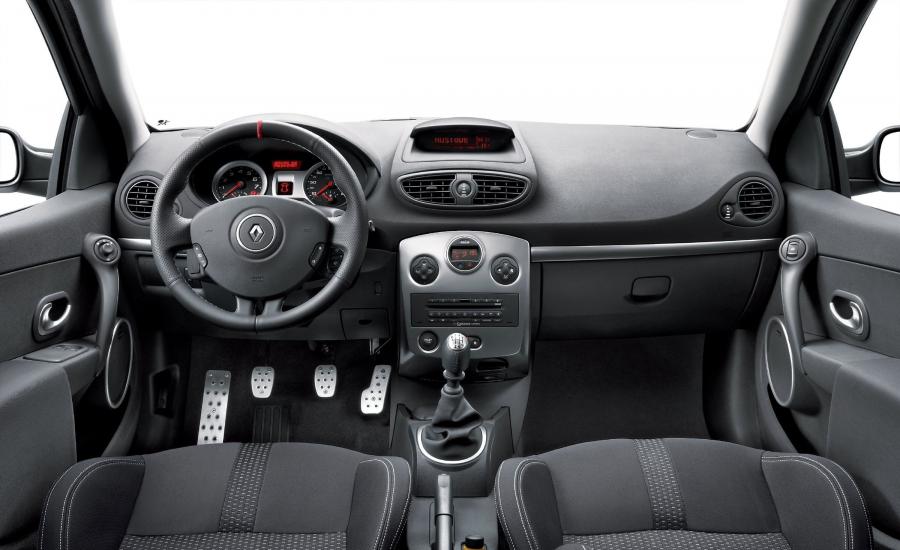  Renault Clio R.S. 2.0 16V 2006 года  (фото 100 из 125)